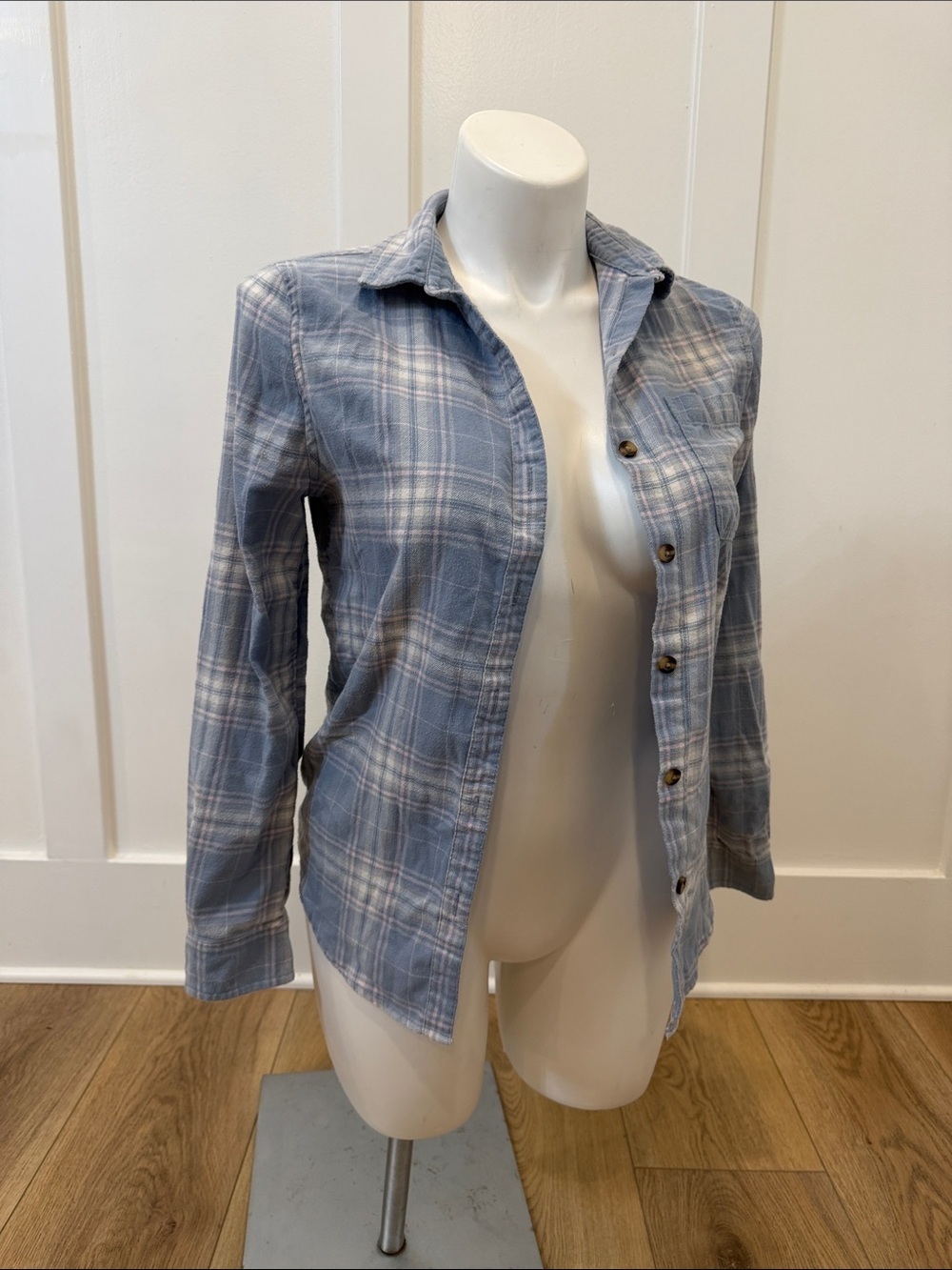 Aeropostale Plaid Button Down Shirt Size Small